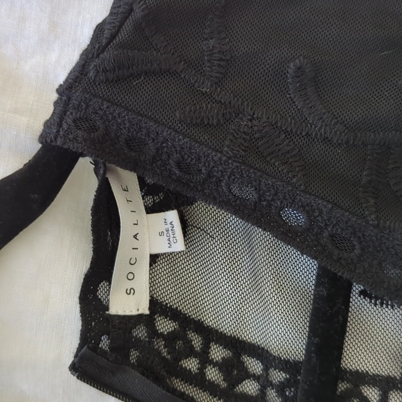 Socialite Lace Overlay Romper/dress - Picture 3 of 7